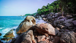 Exploring Mao Bay Beach